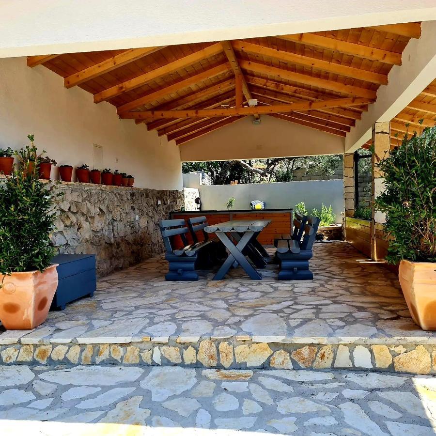 Vila Maslina Apartments Mit Pool Und Garten Nahe Am Strand Тучепи Экстерьер фото